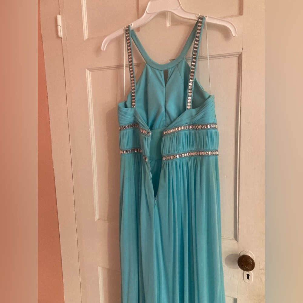 Prom dress - Picture 2 of 4